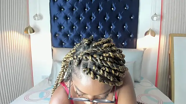 YallianaBrooks online show from October 3, 2025, 8:10 pm