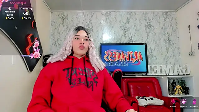 Snapshot of Madison_Mujica chatting on October 8, 2025, 11:23 am Madison Mujica online show from October 8, 2025, 11:23 am