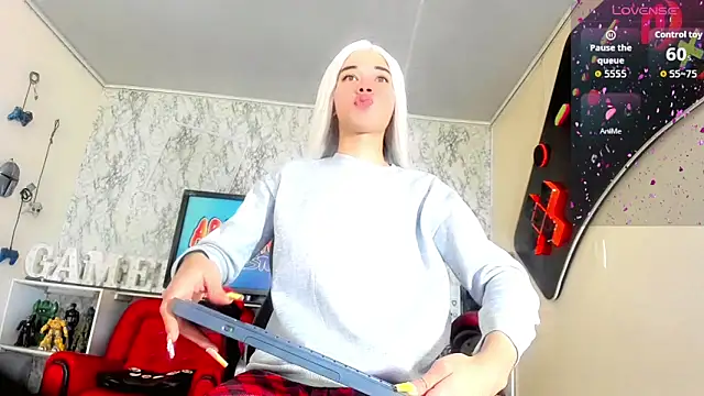 Snapshot of Madison_Mujica chatting on October 25, 2025, 11:09 am Madison Mujica online show from October 25, 2025, 11:09 am