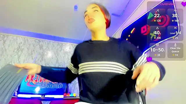 Snapshot of Madison_Mujica chatting on November 10, 2025, 11:15 am Madison Mujica online show from November 10, 2025, 11:15 am