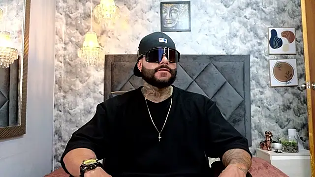 Apolo rousse1 online show from September 25, 2025, 9:21 pm