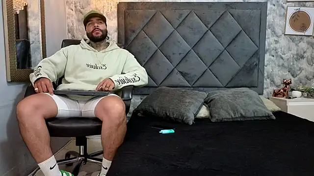 Apolo rousse1 online show from September 11, 2025, 10:10 pm