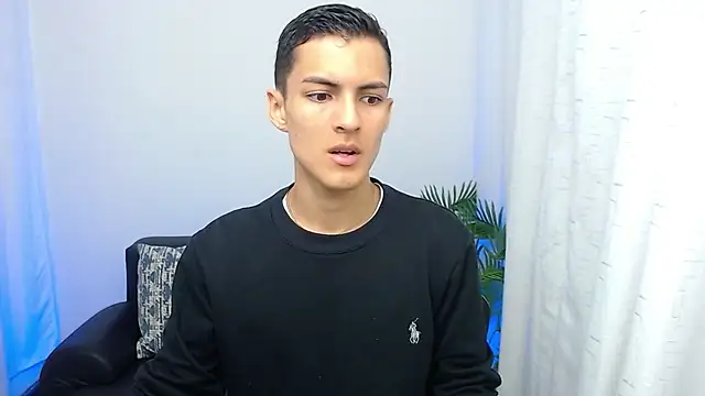 Snapshot of Matiius18 chatting on October 18, 2025, 1:46 pm Matiius18 online show from October 18, 2025, 1:46 pm