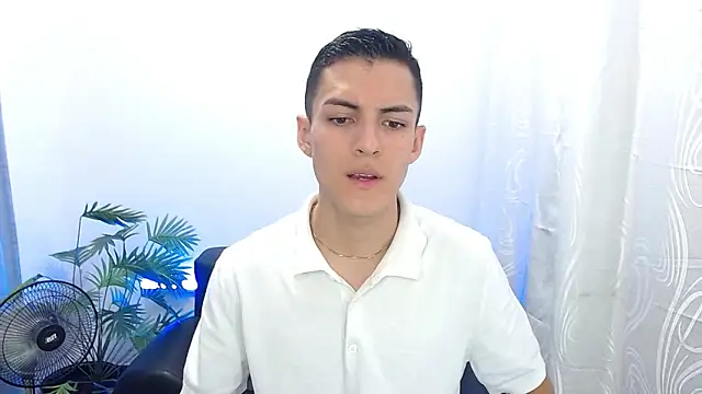 Snapshot of Matiius18 chatting on September 16, 2025, 2:07 pm Matiius18 online show from September 16, 2025, 2:07 pm