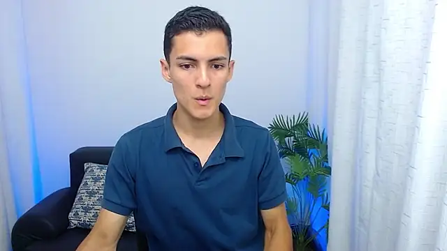 Snapshot of Matiius18 chatting on October 21, 2025, 2:05 pm Matiius18 online show from October 21, 2025, 2:05 pm