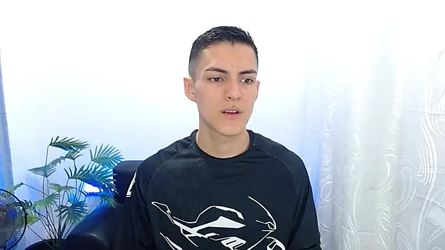 Snapshot of Matiius18 chatting on September 9, 2025, 1:53 pm Matiius18 online show from September 9, 2025, 1:53 pm