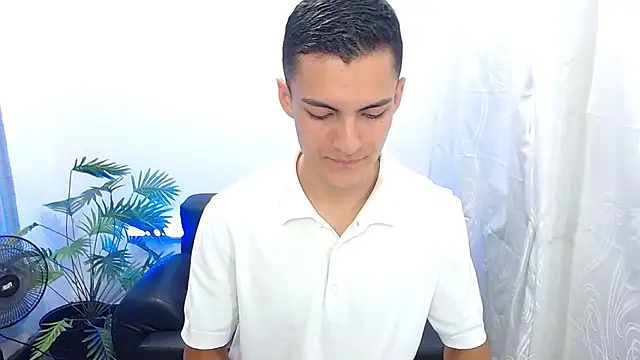 Snapshot of Matiius18 chatting on September 13, 2025, 1:33 pm Matiius18 online show from September 13, 2025, 1:33 pm