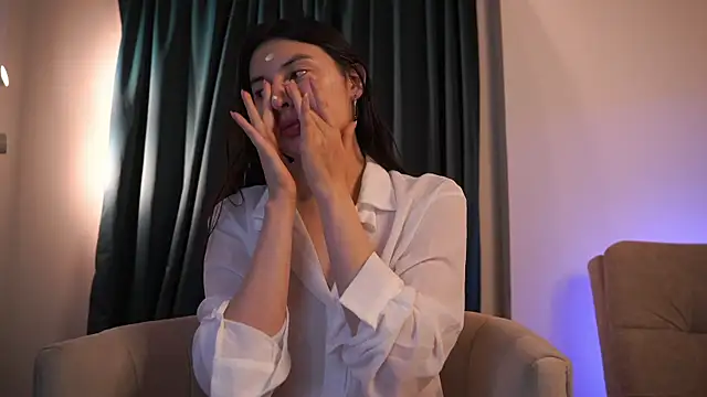 Auralea online show from March 31, 2026, 4:47 am