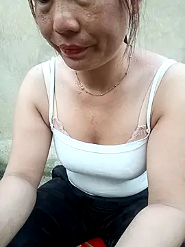 Ttluu online show from April 8, 2026, 11:28 pm