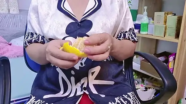 MichiLovely online show from October 17, 2025, 10:07 am