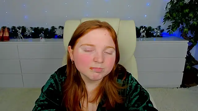 KattyRose8 online show from December 14, 2025, 6:35 pm