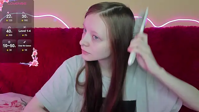 AliceHaris online show from December 17, 2025, 4:06 am