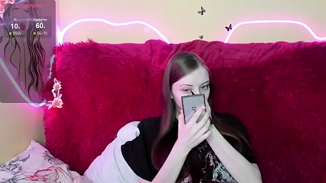 AliceHaris online show from December 21, 2025, 3:19 am