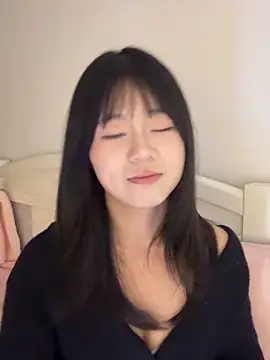 Ella-A9 online show from October 13, 2025, 2:51 pm