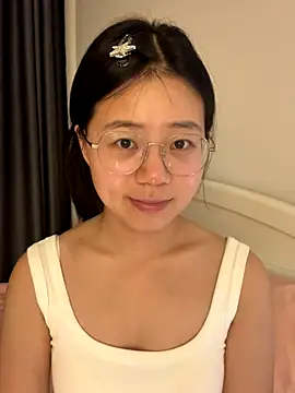 Ella-A9 online show from September 8, 2025, 3:33 pm