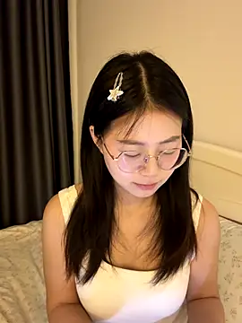 Ella-A9 online show from September 10, 2025, 5:01 pm