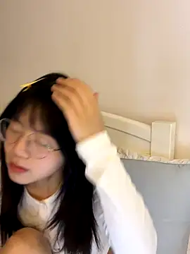 Ella-A9 online show from October 28, 2025, 3:51 am