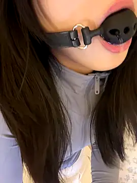 Ella-A9 online show from November 21, 2025, 7:24 pm