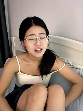 Ella-A9 online show from September 25, 2025, 6:47 pm