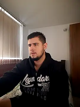 ryan evanss online show from September 30, 2025, 2:34 pm