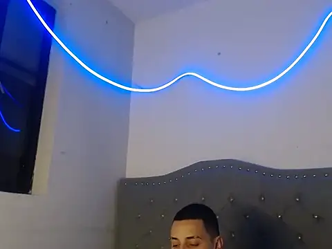 xalejo max online show from September 18, 2025, 9:29 pm