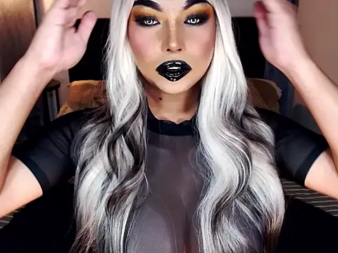 xTrixieMae online show from April 12, 2026, 12:58 am