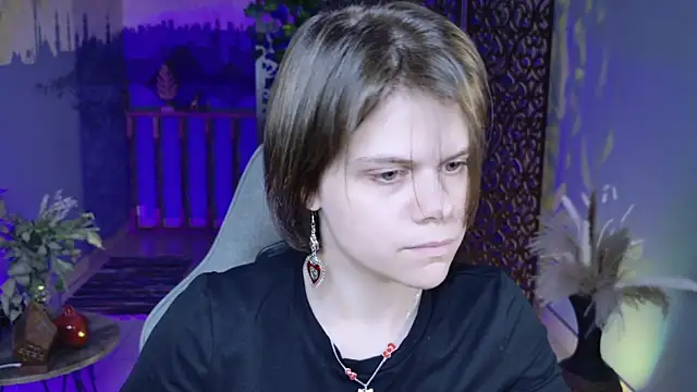 EllieMurler online show from October 7, 2025, 9:10 am