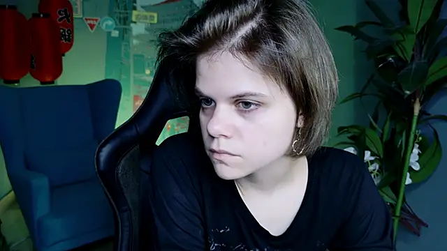 EllieMurler online show from October 1, 2025, 9:25 am