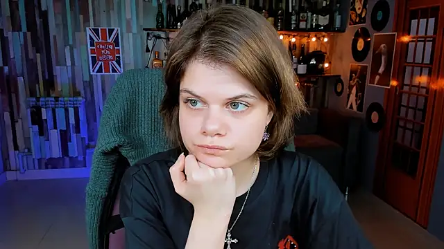 EllieMurler online show from November 15, 2025, 9:02 am