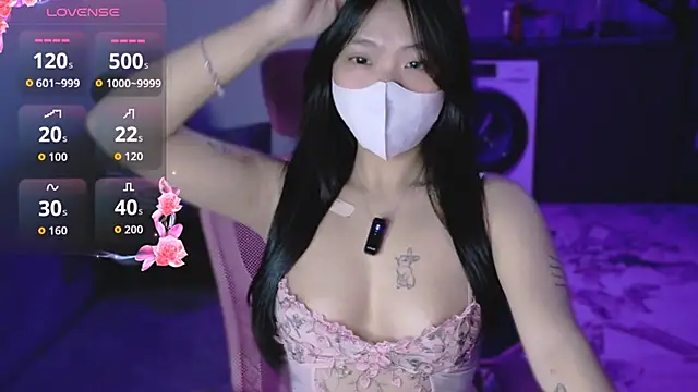 Phuong Bee online show from May 9, 2026, 1:58 pm