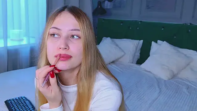 Sofii Ly online show from October 8, 2025, 6:04 am