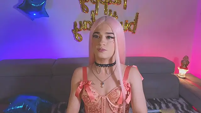 chloe ember online show from November 28, 2025, 4:12 am