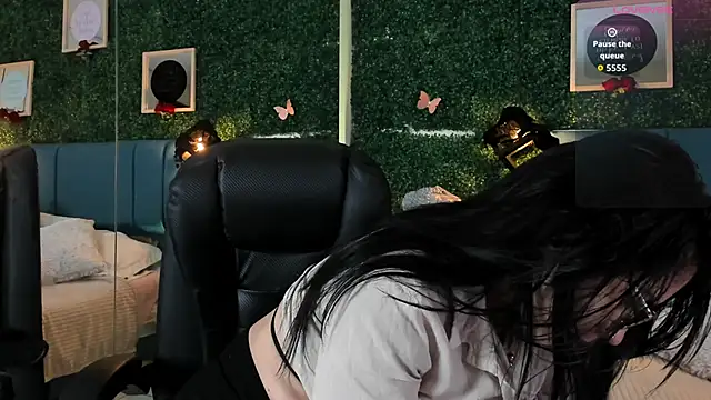 Linagh  online show from November 24, 2025, 12:05 pm