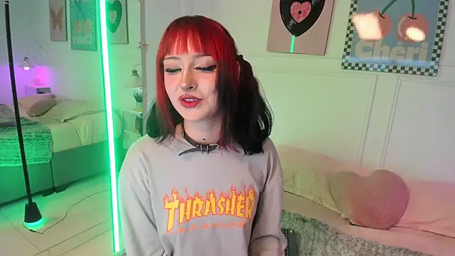 Zoe Lynch  online show from June 1, 2026, 12:16 pm