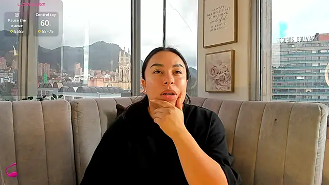 Zoey thompson online show from October 1, 2025, 7:29 pm