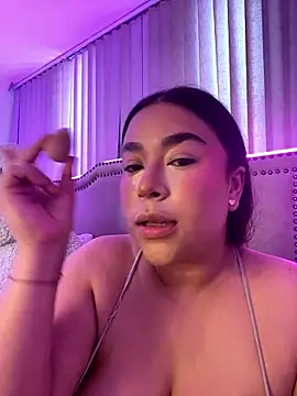 Zoey thompson online show from April 16, 2026, 9:39 pm