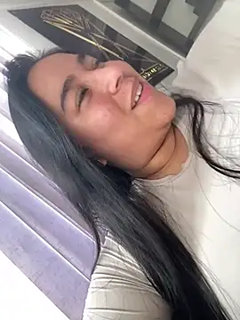 Zoey thompson online show from March 19, 2026, 7:36 pm