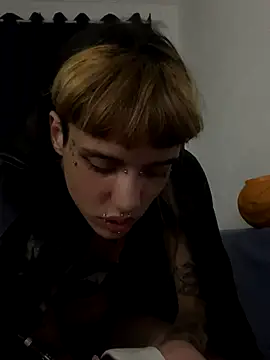 virtualgirlbr online show from October 28, 2025, 7:29 am