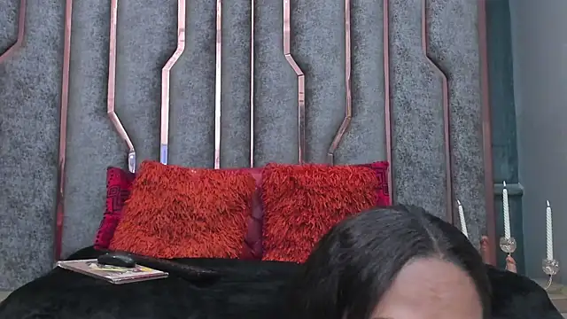 SienaFacchini online show from November 30, 2025, 6:52 pm