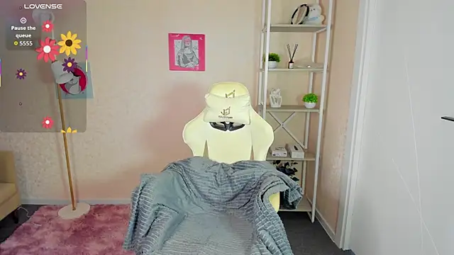 R0cket bunny online show from September 30, 2025, 12:05 am