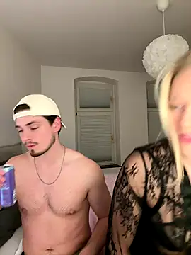 xlinababe online show from December 2, 2025, 7:04 pm