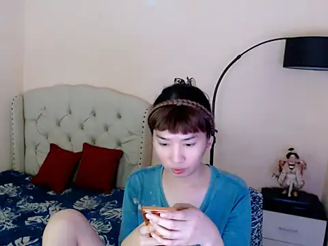 Snapshot of ShantalFoxxy_ chatting on May 6, 2026, 3:54 am ShantalFoxxy online show from May 6, 2026, 3:54 am