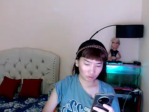 Snapshot of ShantalFoxxy_ chatting on April 24, 2026, 1:24 pm ShantalFoxxy online show from April 24, 2026, 1:24 pm