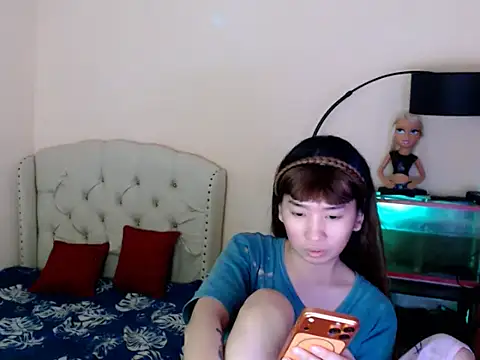 Snapshot of ShantalFoxxy_ chatting on April 28, 2026, 3:05 pm ShantalFoxxy online show from April 28, 2026, 3:05 pm
