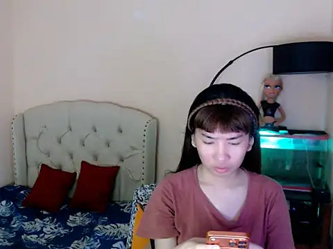 ShantalFoxxy  online show from April 8, 2026, 1:18 am