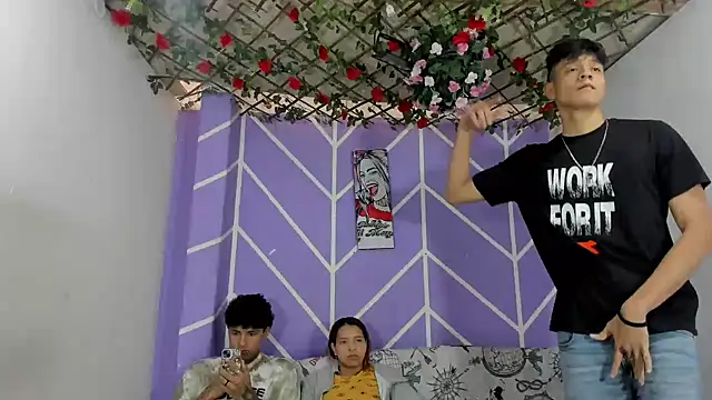 Snapshot of lau_and_boys18 chatting on October 3, 2025, 1:34 pm lau and boys18 online show from October 3, 2025, 1:34 pm