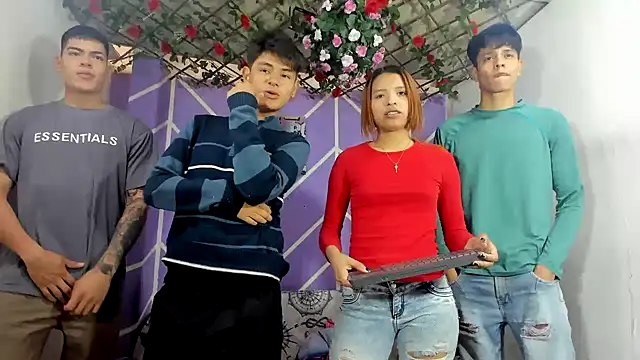 Snapshot of lau_and_boys18 chatting on November 10, 2025, 1:16 pm lau and boys18 online show from November 10, 2025, 1:16 pm