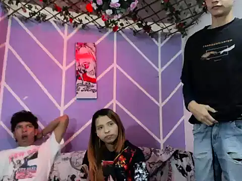 Snapshot of lau_and_boys18 chatting on September 29, 2025, 1:50 pm lau and boys18 online show from September 29, 2025, 1:50 pm