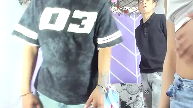 Snapshot of lau_and_boys18 chatting on September 22, 2025, 1:50 pm lau and boys18 online show from September 22, 2025, 1:50 pm