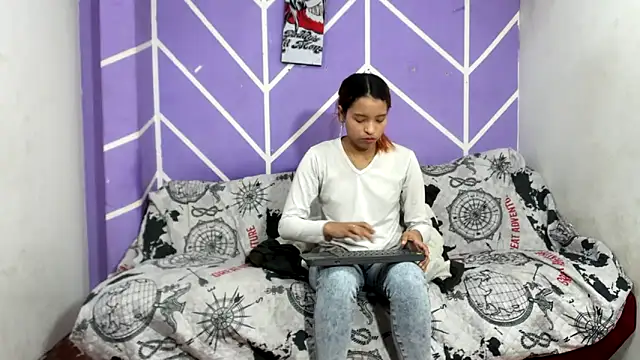 Snapshot of lau_and_boys18 chatting on September 23, 2025, 1:29 pm lau and boys18 online show from September 23, 2025, 1:29 pm